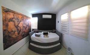 3 bedrooms, desk, iron/ironing board, free WiFi