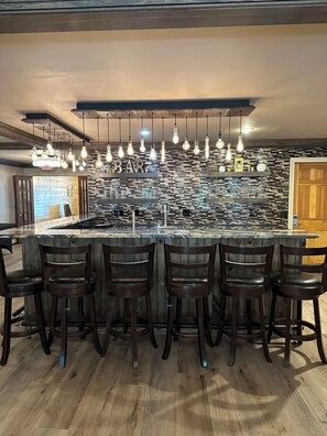 Bar (in der Unterkunft)