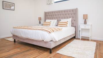 1 bedroom, internet, bed sheets