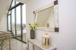 Interior - Inês de Castro - Deluxe Suite with sea view (Lourinhã)