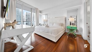 Basic Apartment, 1 King Bed with Sofa bed | 1 bedroom, WiFi (free) - Private Residence at Brickell City Center (Miami)