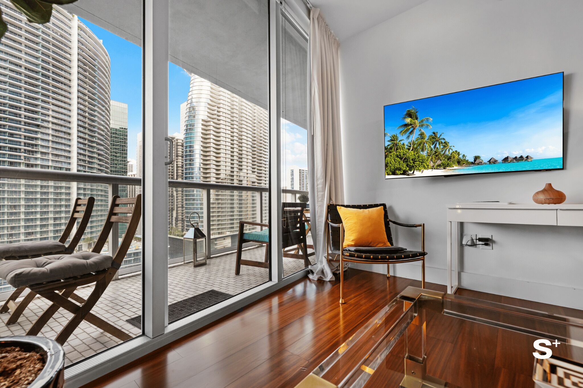 Basic Apartment, 1 King Bed with Sofa bed | Living area