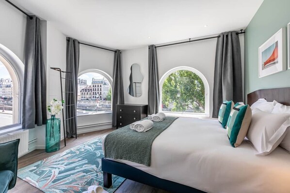 3 soverom, safe på rommet, skrivebord og strykejern/-brett