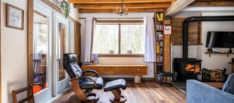Luna Cottage - Peaceful forest and calm river