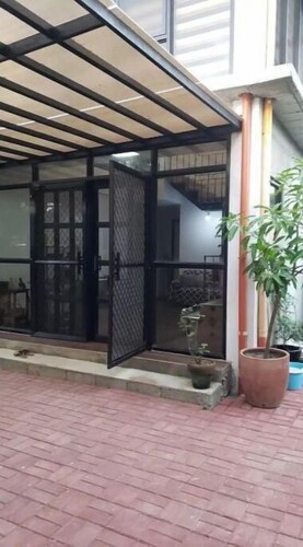 Asher and 3 Marias - Transient House