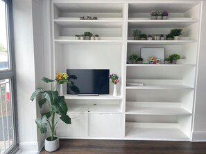 Interior - Sleek 1BD City Apartment, Heart of East London (London)