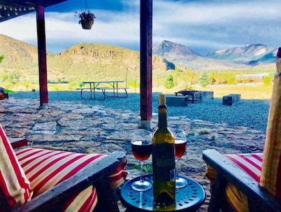 Crawford’s Mountain View Getaway
