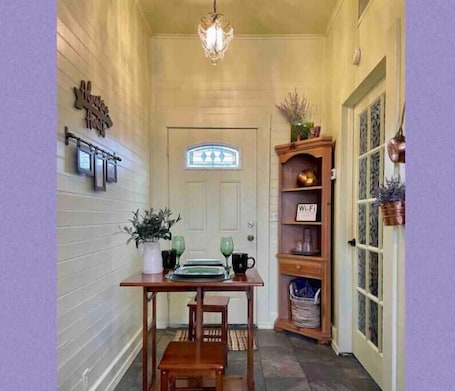 Dining. Charming Boutique Hotel with Private Hot Tub