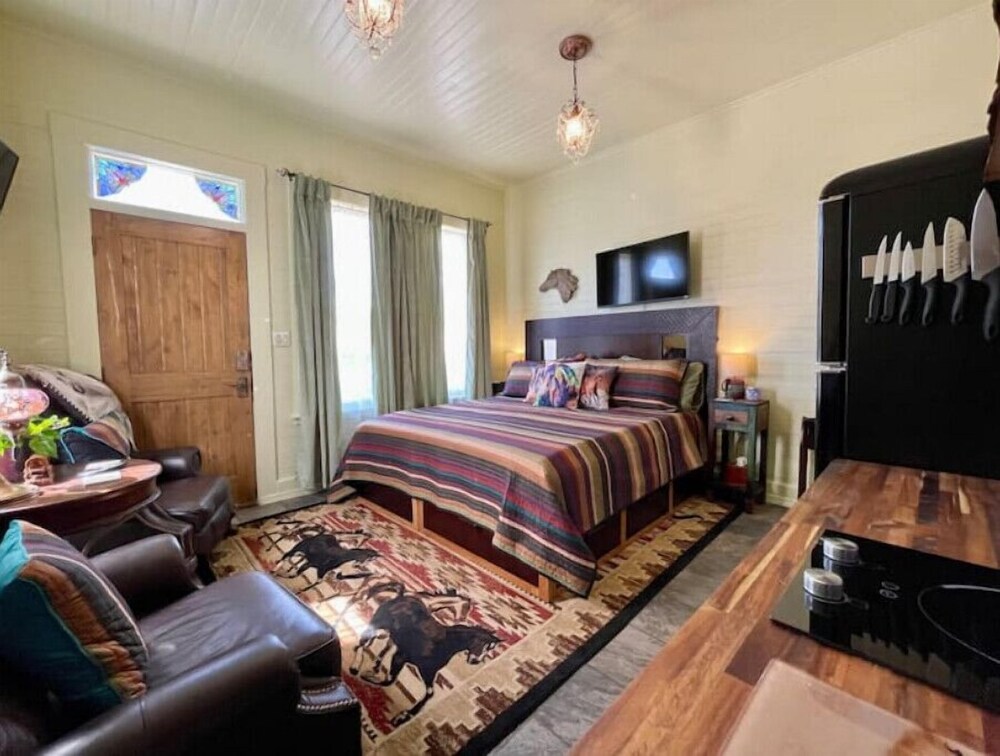 Charming Boutique Hotel with Private Hot Tub De Beque Vrbo