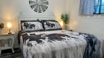 2 bedrooms, iron/ironing board, travel crib, free WiFi