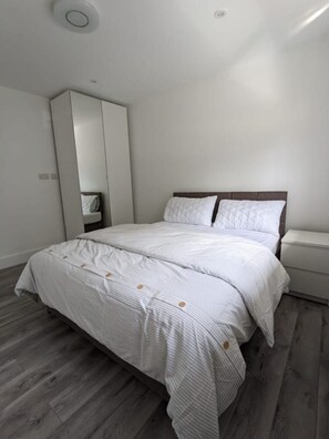 3 bedrooms, iron/ironing board, WiFi