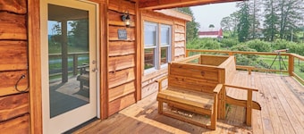 Cozy French Woods Cottage, Pond and Pool