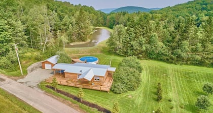 Cozy French Woods Cottage, Pond and Pool