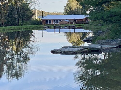 Cozy French Woods Cottage, Pond and Pool