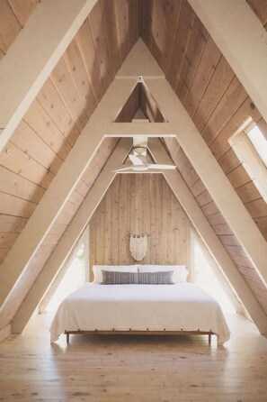 2 dormitoris, planxa i posts de planxar, wifi i roba de llit 