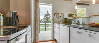 "Jenny" - 140m from the sea by Interhome