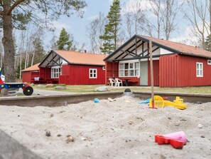 Children’s area - "Hira" - 300m from the sea by Interhome (Væggerløse)