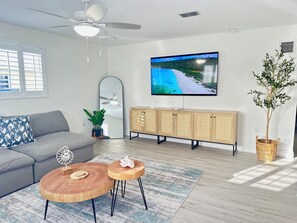 Smart TV, video games - Your Coastal Paradise in the heart of the Florida keys near beach & restaurants  (Marathon)