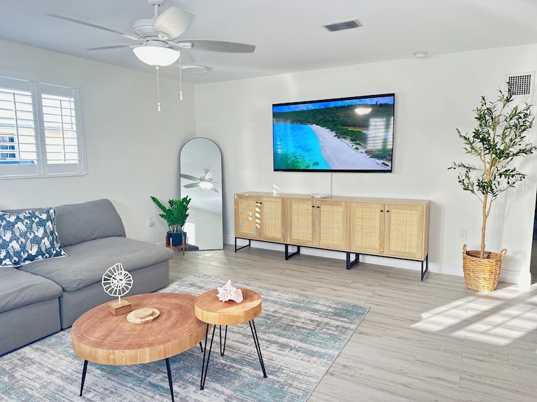 Your Coastal Paradise In The Heart Of The Florida Keys Near Beach & Restaurants - Marathon, FL