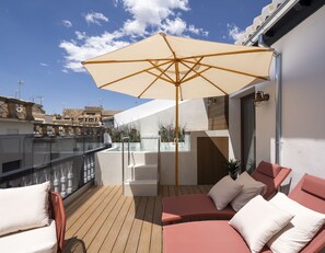 Apartamento de luna de miel, piscina privada (Reyes Católicos) | Terraza o patio