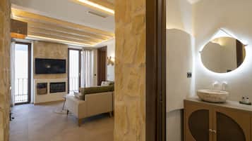 Superior Apartment, Accessible (Alpujarra) | Living area | Smart TV