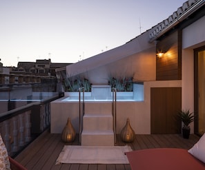 Honeymoon Apartment, Private Pool (Reyes Católicos) | Terrace/patio