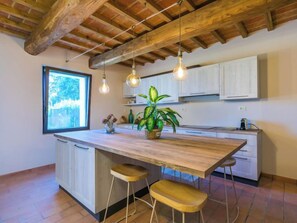 Fridge, oven, dishwasher, toaster