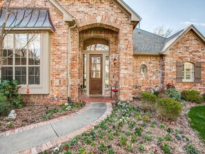 Exterior detail - Gorgeous 3BR Rockwall Corporate Level Home (Rockwall)