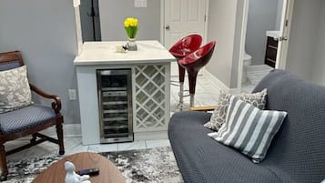 Televisión y chimenea