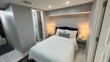 2 habitaciones, escritorio, tabla de planchar con plancha y wifi