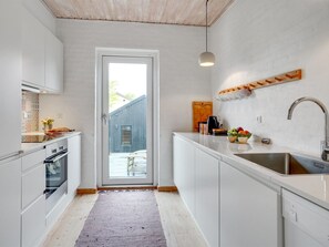 Fridge, oven, dishwasher, cookware/dishes/utensils