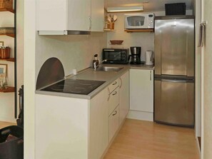 Fridge, cookware/dishes/utensils