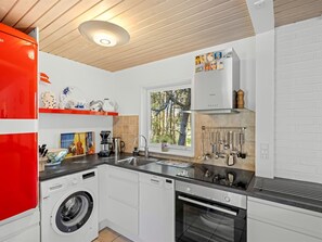 Fridge, oven, dishwasher, cookware/dishes/utensils - "Gorm" - 300m from the sea by Interhome (Jerup)