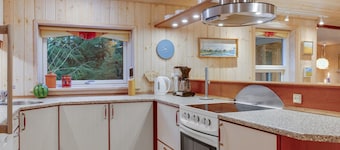 "Eljena" - 600m from the sea by Interhome