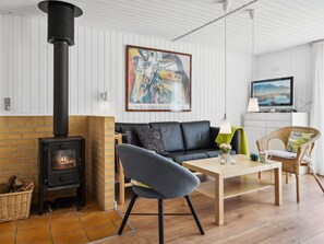 TV, fireplace - "Apoline" - 5km from the sea by Interhome (Læsø)