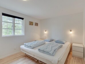 3 bedrooms, Internet