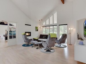 TV, fireplace, DVD player