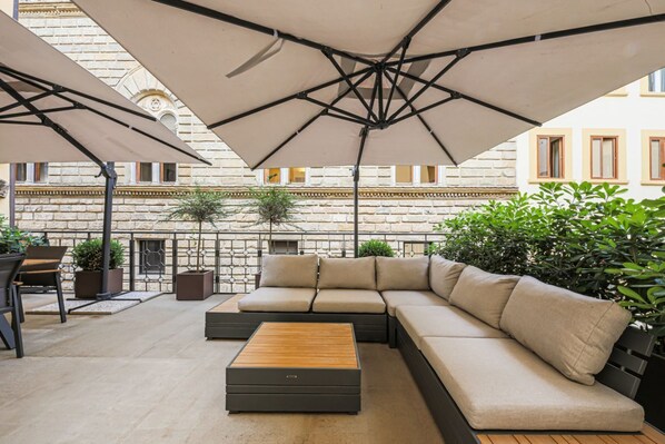 Outdoor dining - Apartments Florence - Palazzo Signoria Luxury Apartments 1- Biancone (FIRENZE)