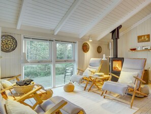 Televisie en een open haard