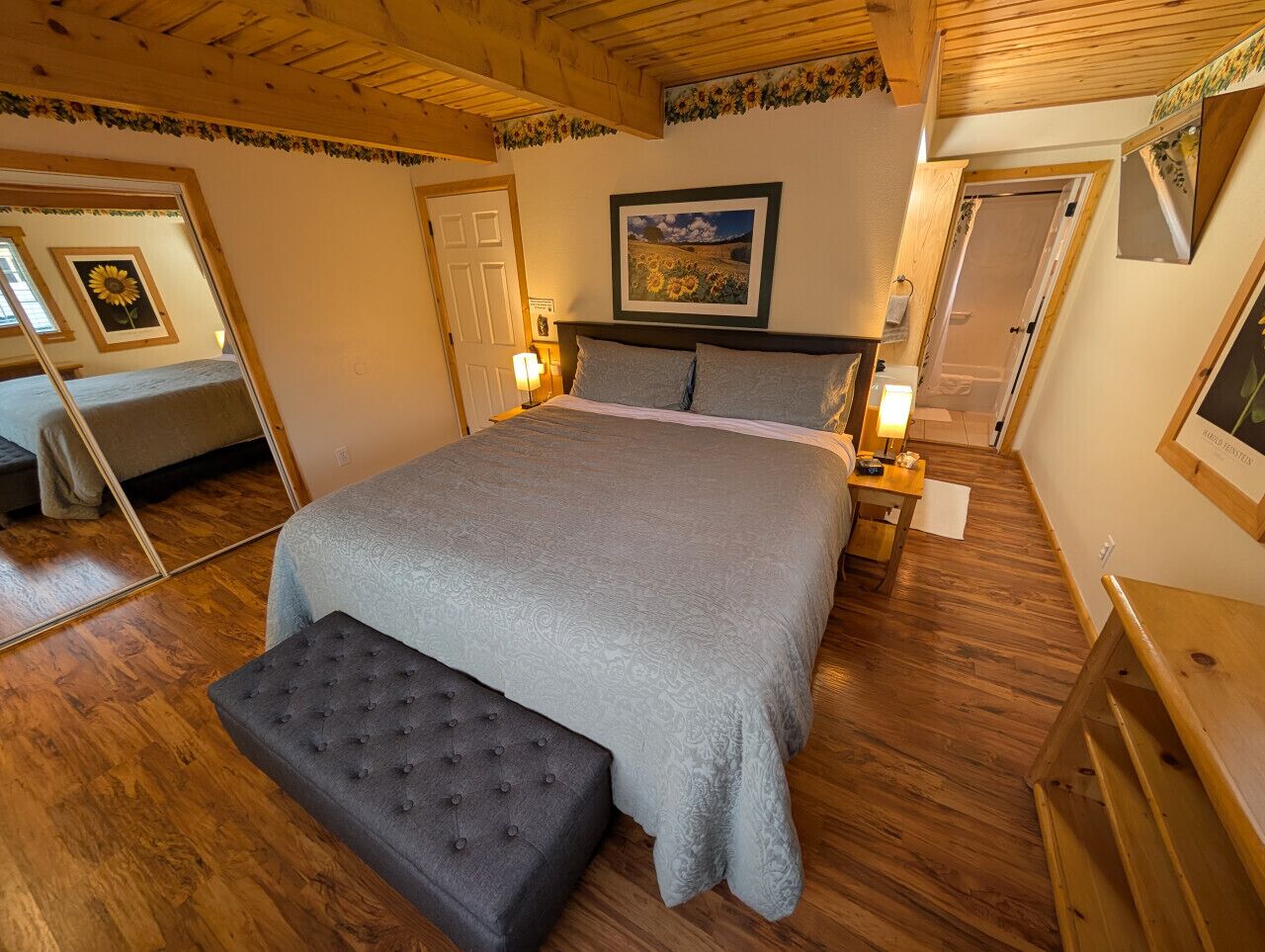 8 bedrooms, desk, iron/ironing board, free WiFi