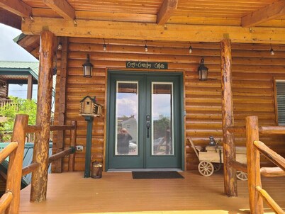 The Grand Circle Homestead & Retreat