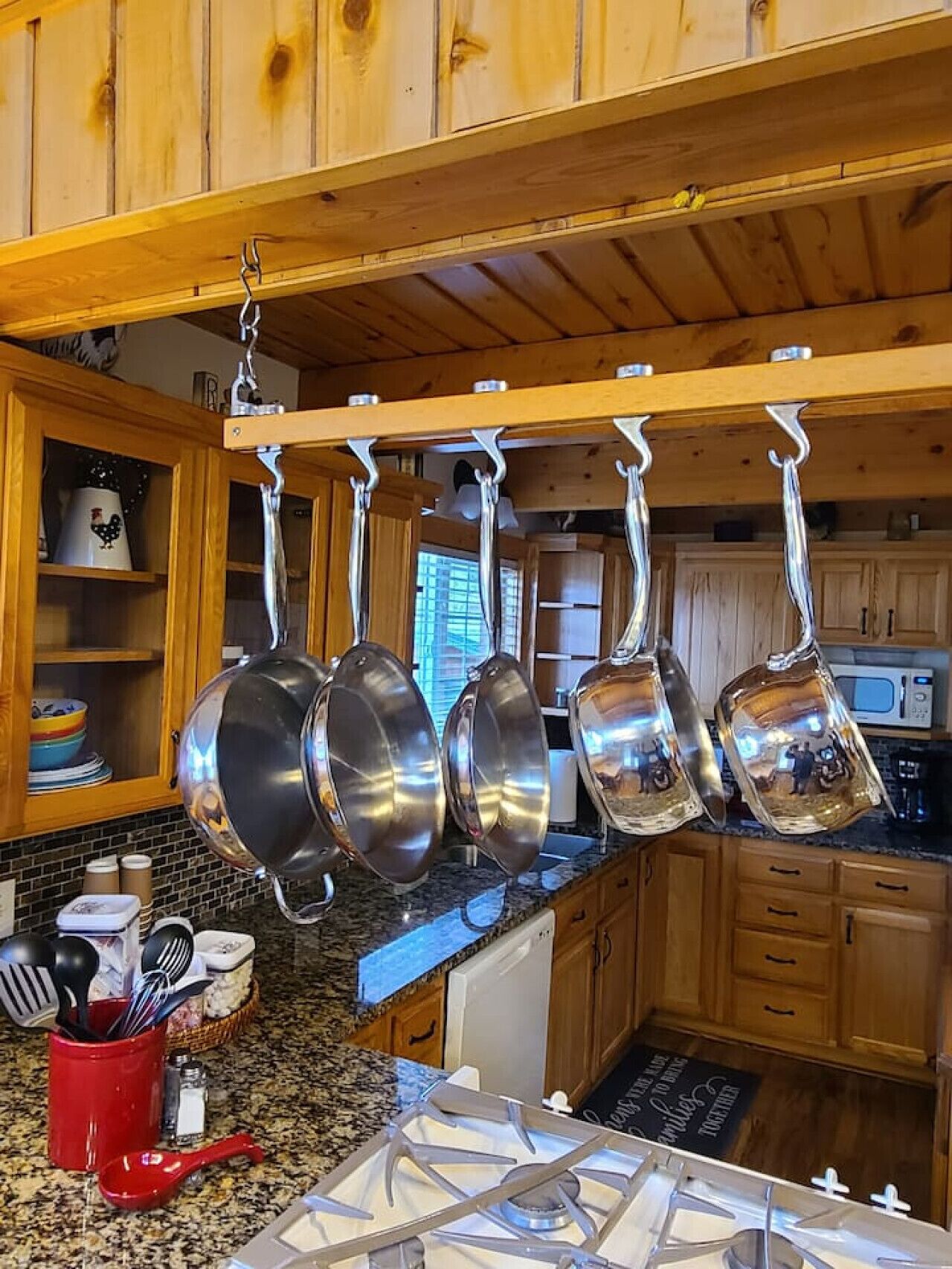 Kylskåp, mikrovågsugn, ugn och spishäll