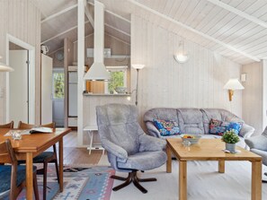 TV, peis og DVD-spiller