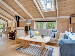 TV, fireplace, DVD player