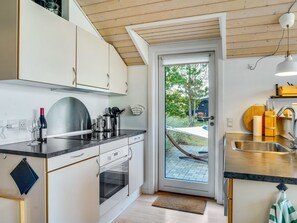 Fridge, dishwasher, cookware/dishes/utensils