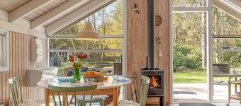 "Snari" - 400m from the sea by Interhome