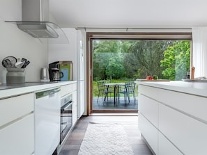 Fridge, dishwasher, cookware/dishes/utensils