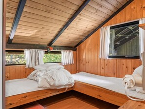 4 camere