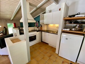 Fridge, oven, dishwasher, highchair