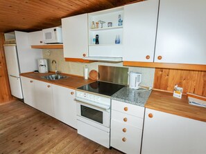 Fridge, microwave, oven, cookware/dishes/utensils
